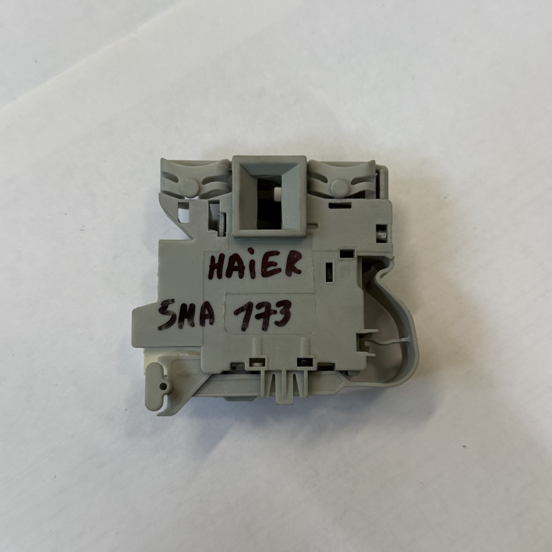 Устройства блокировки люка HAIER 0024000128E, V13305  SMA173